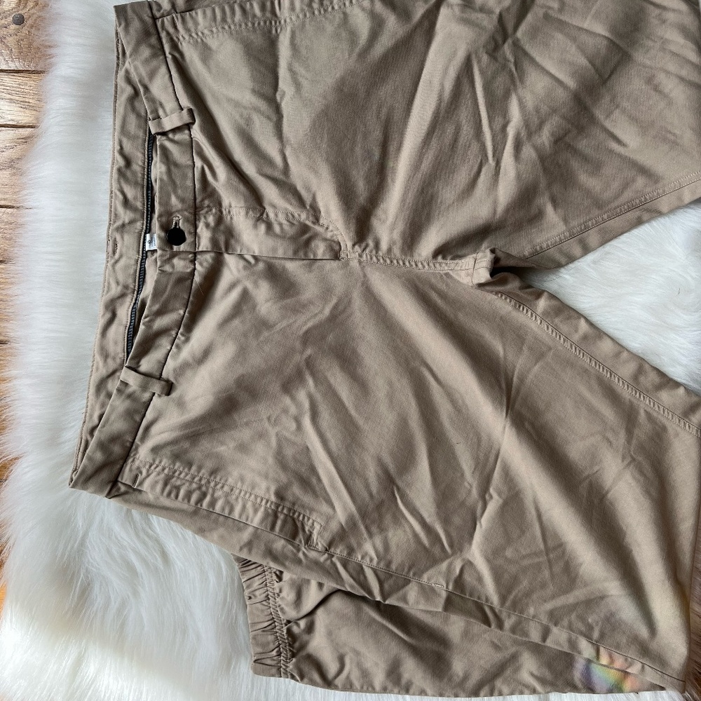 Lululemon Men's Khaki Jogger